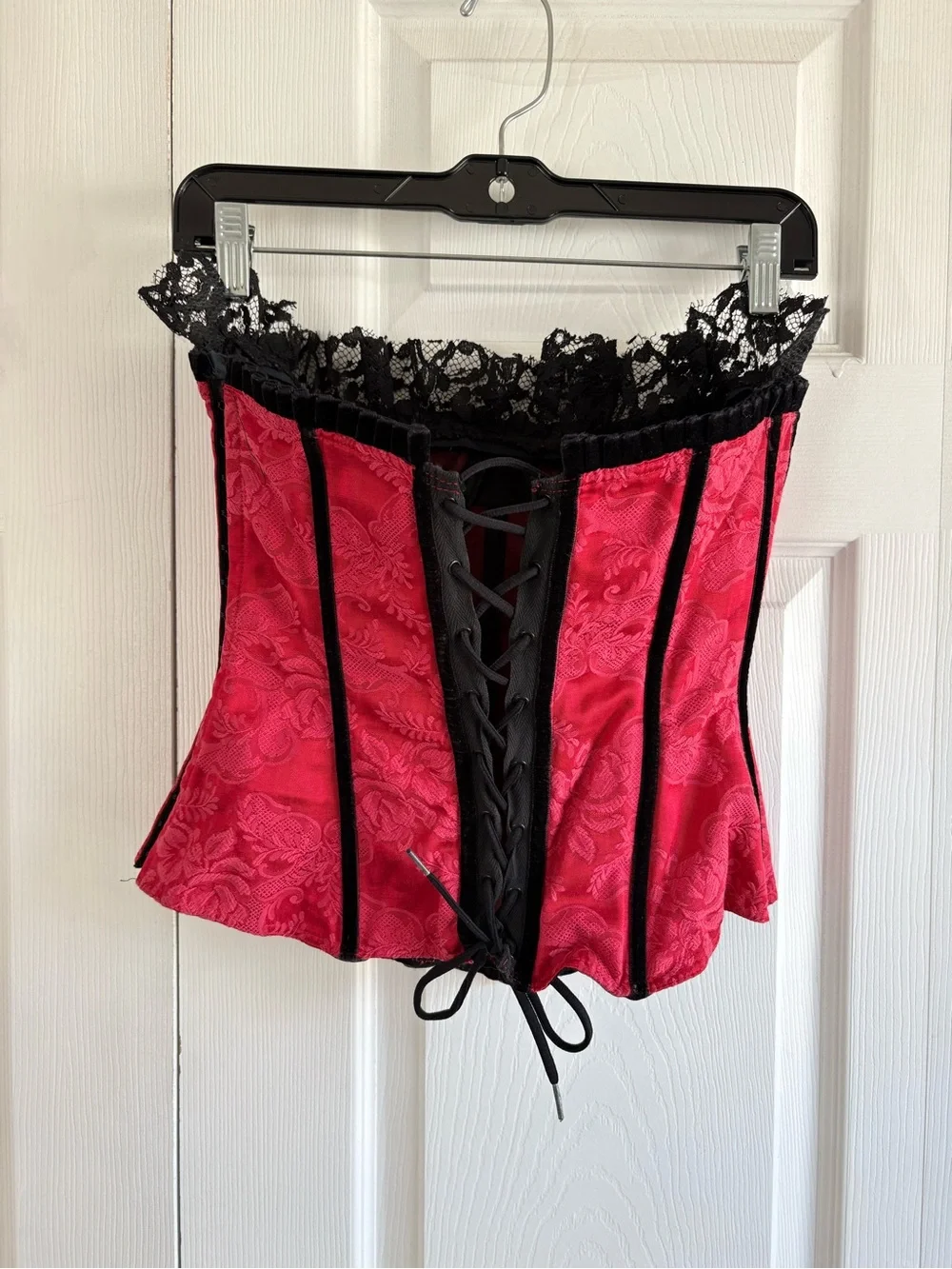 VNTG Victoria’s Secret Red Black Lace Trim Corset Top Boning Saloon Sexy 34C - Picture 4 of 8